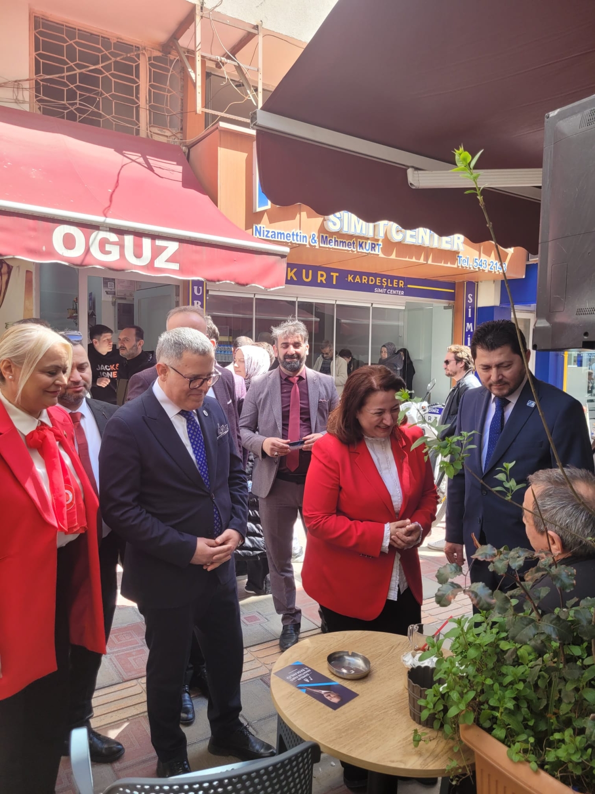 Anahtar Parti Bafra’da Sahaya İndi