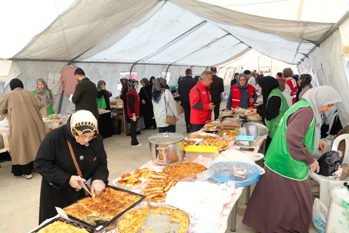 Bafra’da Gazze İçin Kermes Düzenlendi