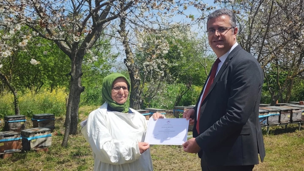 19 Mayıs’ta Kadın Çiftçilere Arıcılık Eğitimi Düzenlendi