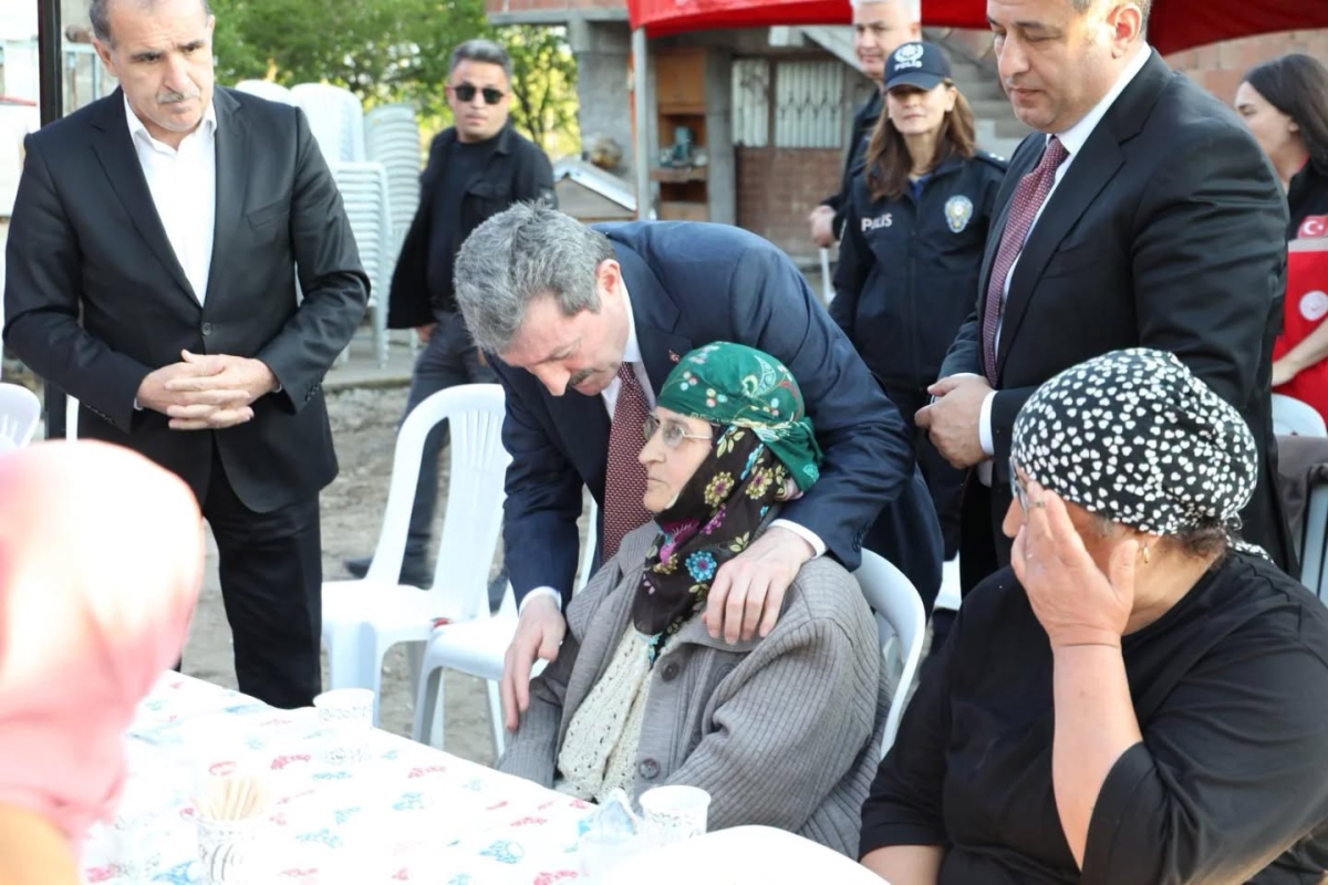 Şehit Polis Erkan Tütüncüler’in Baba Evinde Kur’an Tilaveti