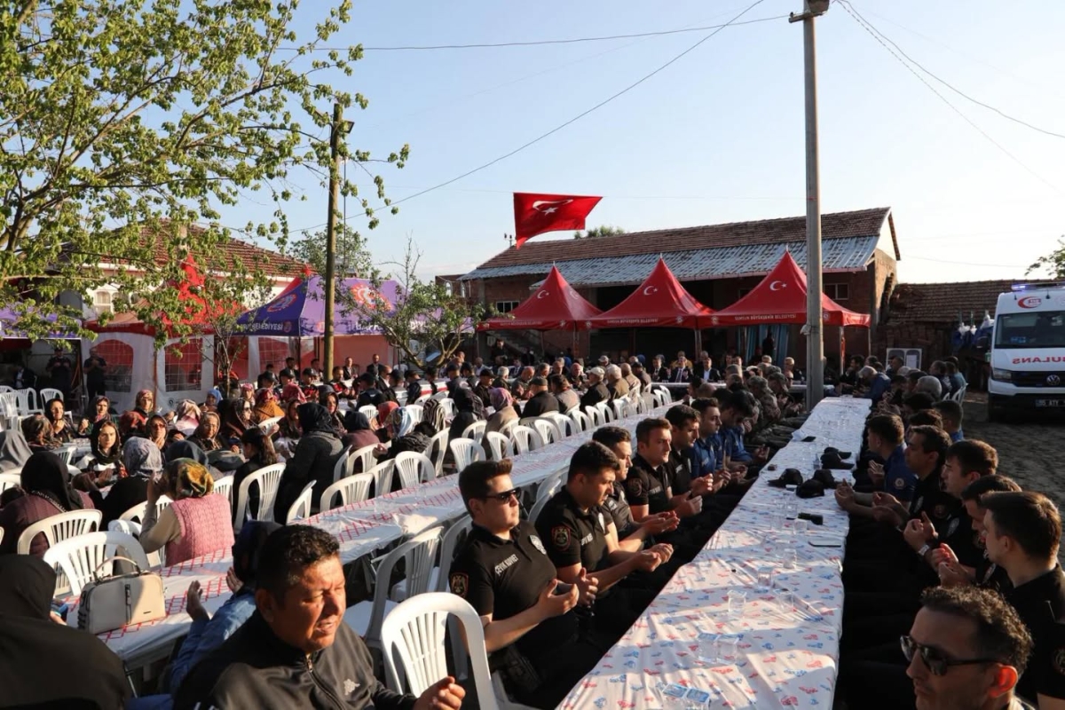Şehit Polis Erkan Tütüncüler’in Baba Evinde Kur’an Tilaveti