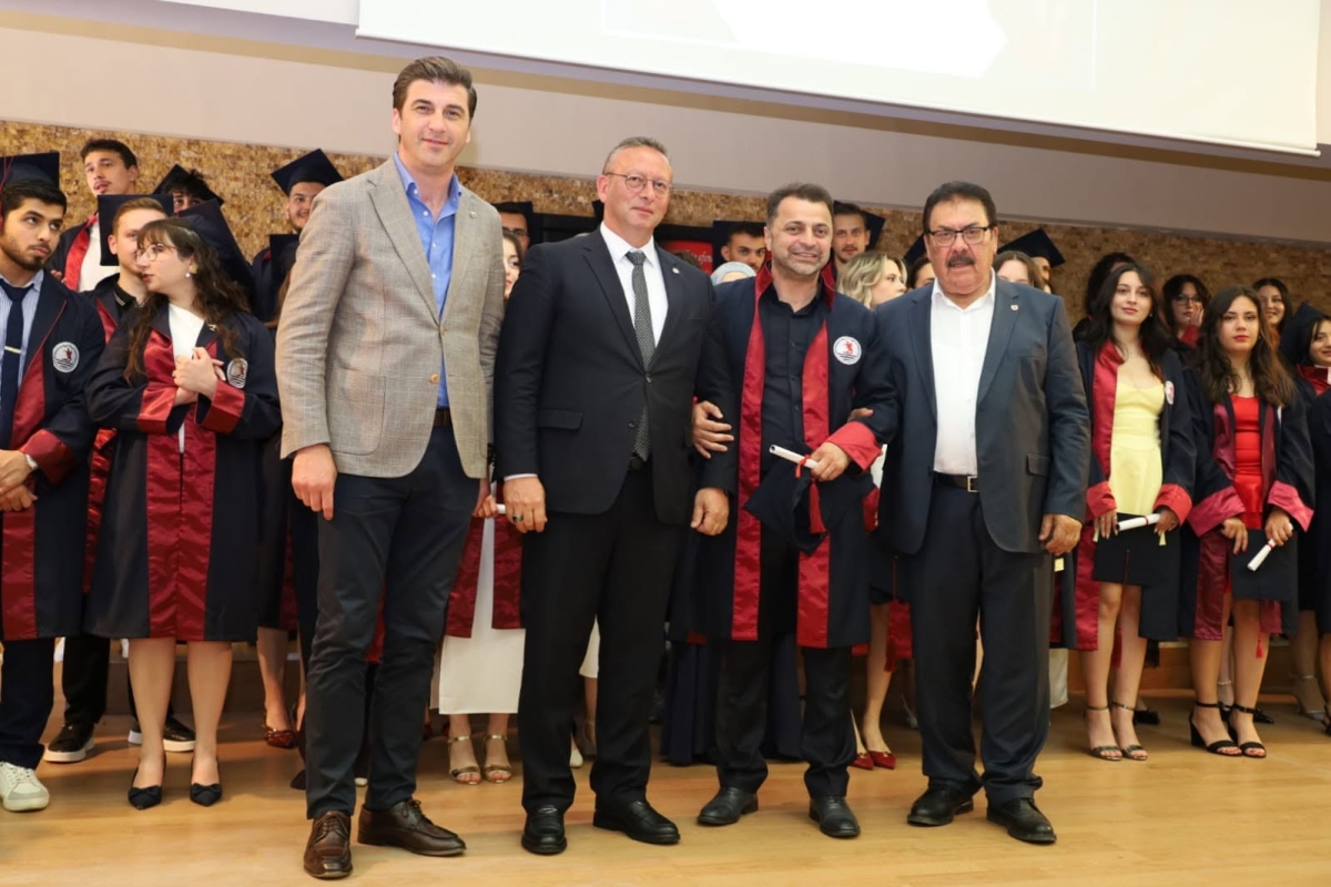 OMÜ Bafra’da Mezuniyet Coşkusu Yaşandı