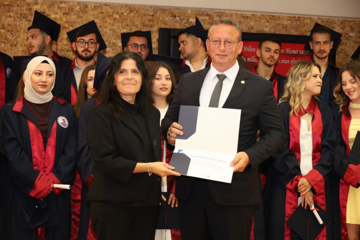 OMÜ Bafra’da Mezuniyet Coşkusu Yaşandı