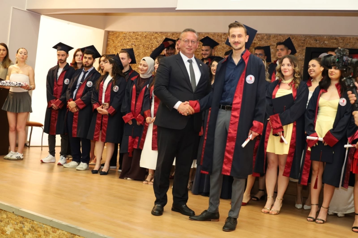 OMÜ Bafra’da Mezuniyet Coşkusu Yaşandı