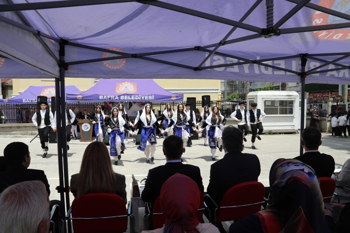 Bafra Halk Eğitimi Merkezi’nde Yıl Sonu Sergisi Açıldı Bafra Mehmet Yıldız Halk Eğitimi Merkezi tarafından düzenlenen Geleneksel Yıl Sonu Sergisi, Bafra Kaymakamı Dr. Mustafa Altınpınar, ilçe protokolü ve çok sayıda davetlini