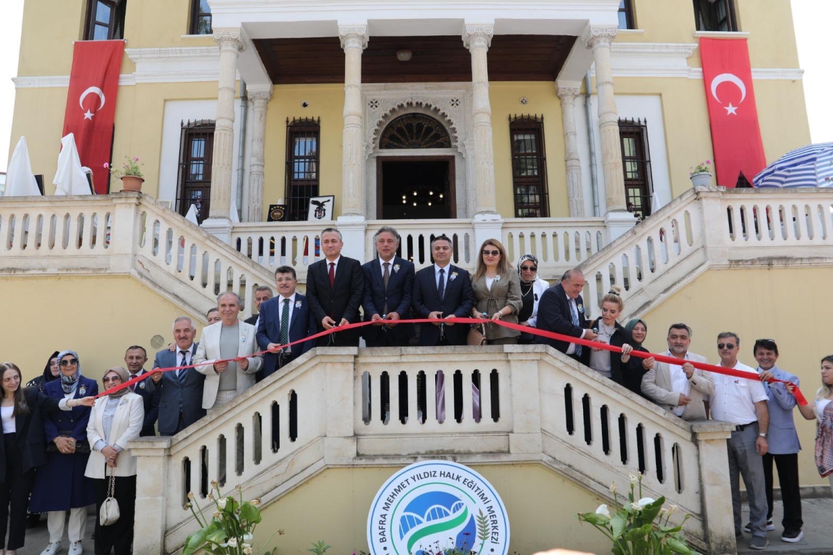 Bafra Halk Eğitimi Merkezi’nde Yıl Sonu Sergisi Açıldı Bafra Mehmet Yıldız Halk Eğitimi Merkezi tarafından düzenlenen Geleneksel Yıl Sonu Sergisi, Bafra Kaymakamı Dr. Mustafa Altınpınar, ilçe protokolü ve çok sayıda davetlini