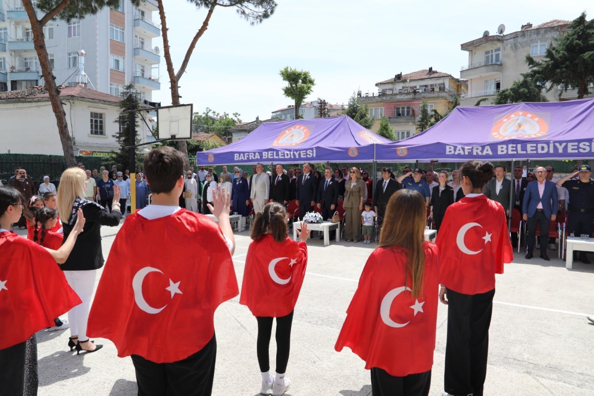 Bafra Halk Eğitimi Merkezi’nde Yıl Sonu Sergisi Açıldı Bafra Mehmet Yıldız Halk Eğitimi Merkezi tarafından düzenlenen Geleneksel Yıl Sonu Sergisi, Bafra Kaymakamı Dr. Mustafa Altınpınar, ilçe protokolü ve çok sayıda davetlini