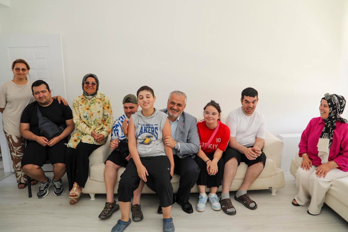 Başkan Kılıç; Otizmle Yaşayan Aileler Derneği Hizmet Binasında