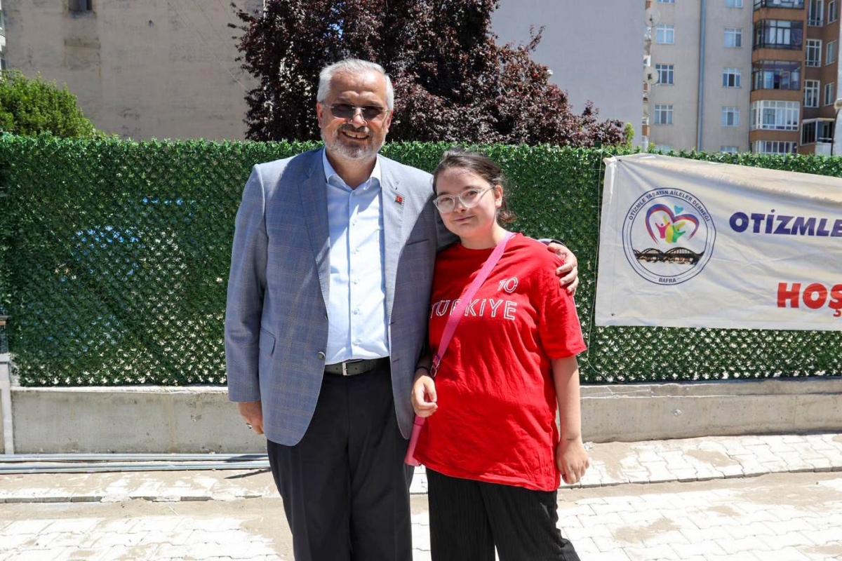 Başkan Kılıç; Otizmle Yaşayan Aileler Derneği Hizmet Binasında