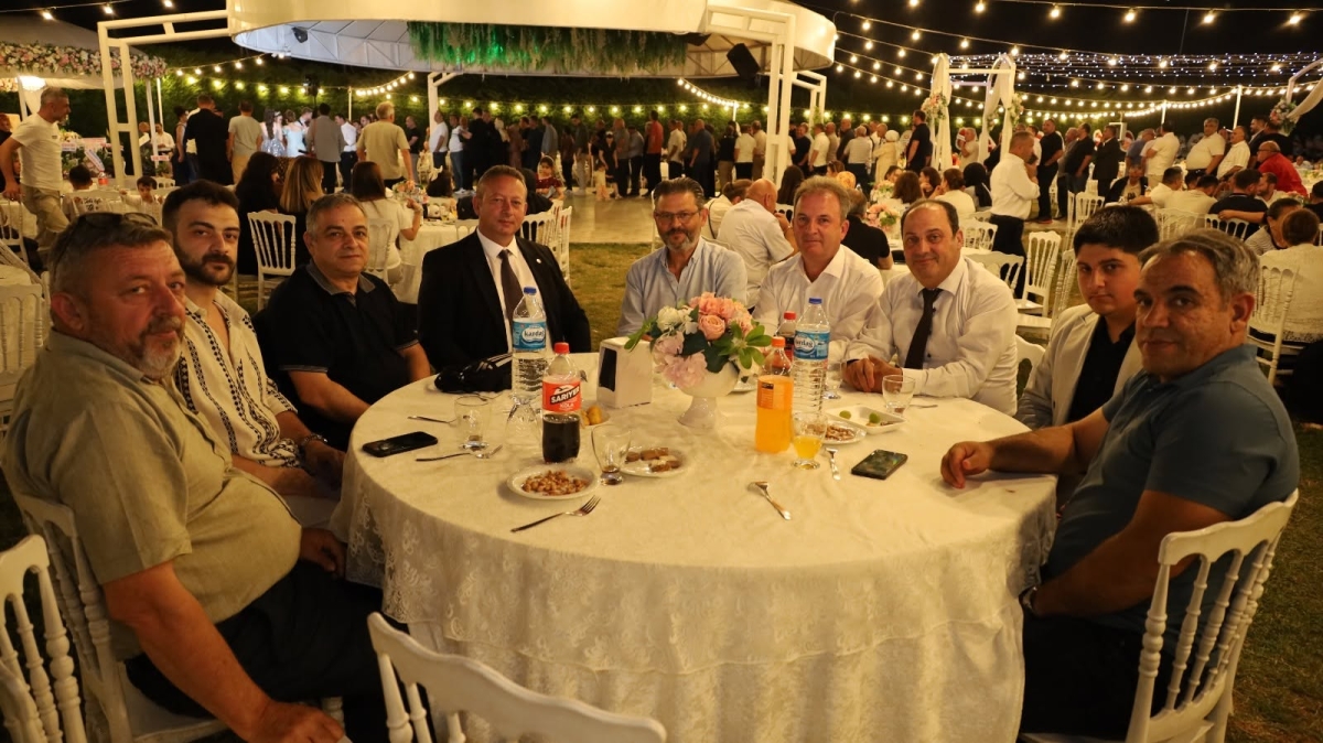Başkan Kocabaş, Gizem ve Berkay'ın Nikah Şahitliğini Yaptı