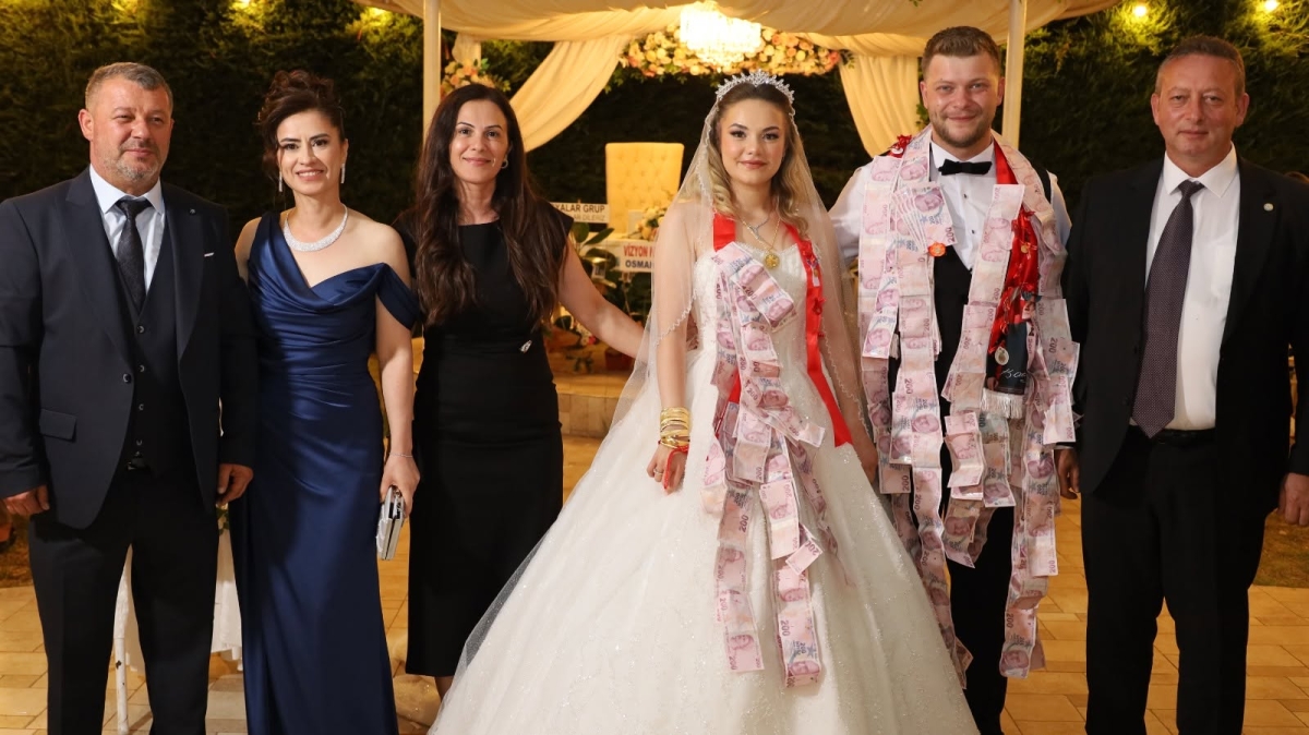 Başkan Kocabaş, Gizem ve Berkay'ın Nikah Şahitliğini Yaptı