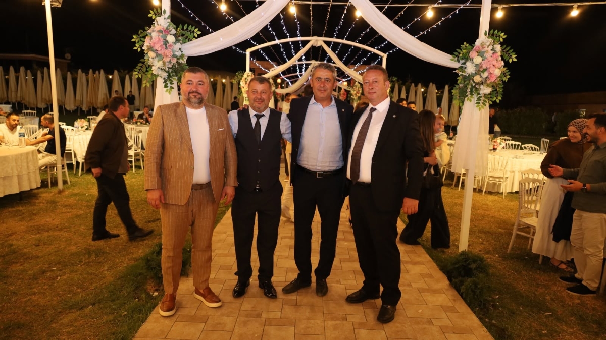 Başkan Kocabaş, Gizem ve Berkay'ın Nikah Şahitliğini Yaptı