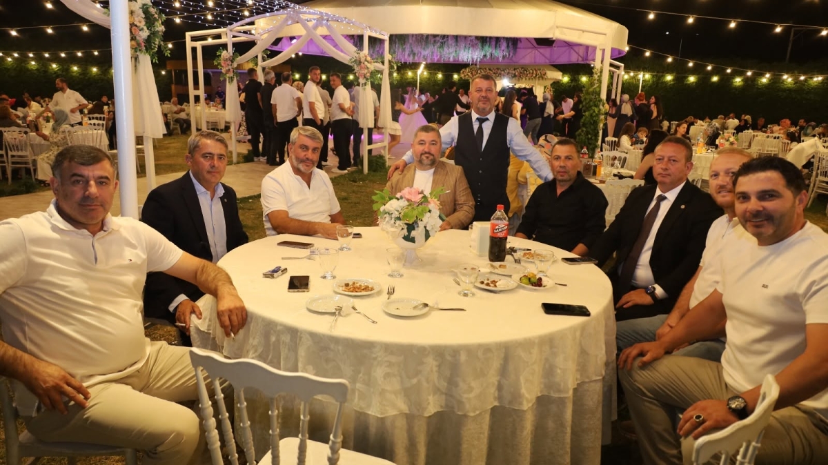 Başkan Kocabaş, Gizem ve Berkay'ın Nikah Şahitliğini Yaptı