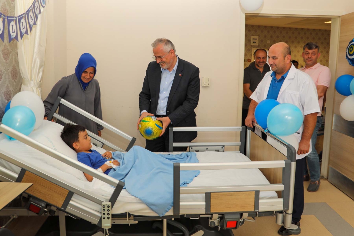 Başkan Kılıç, Sünnet Olan Çocukları Yalnız Bırakmadı