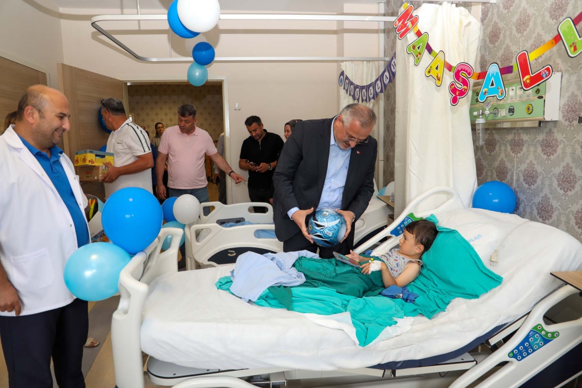 Başkan Kılıç, Sünnet Olan Çocukları Yalnız Bırakmadı