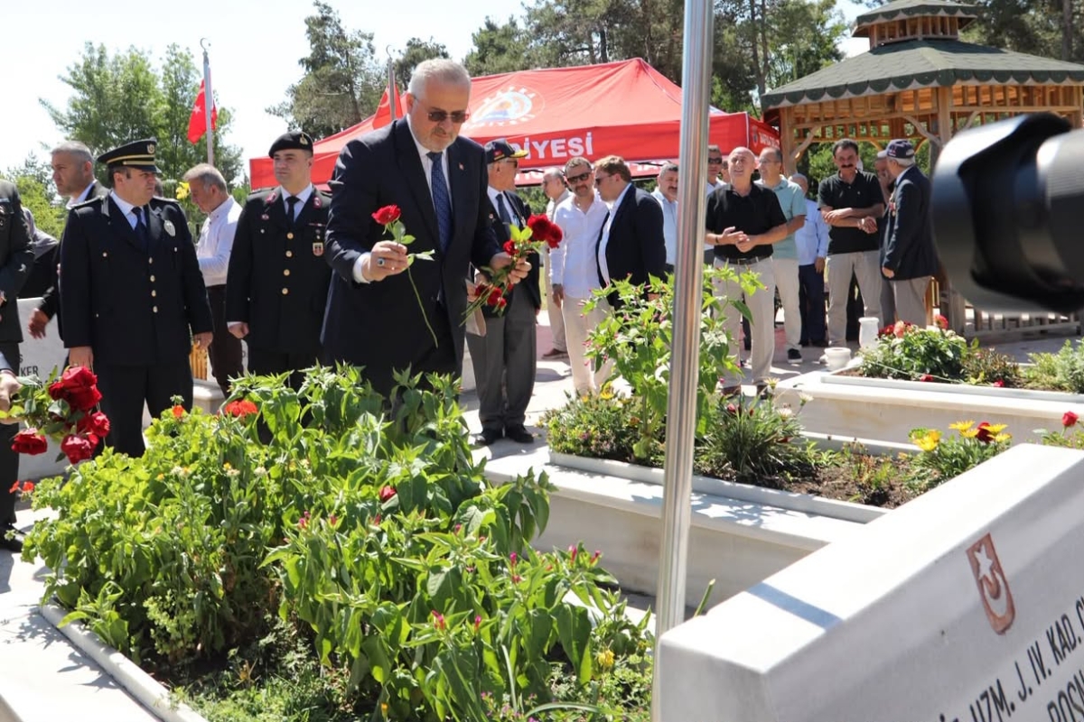 Bafra’da Şehitler Kabirleri Başında Dualarla Anıldı