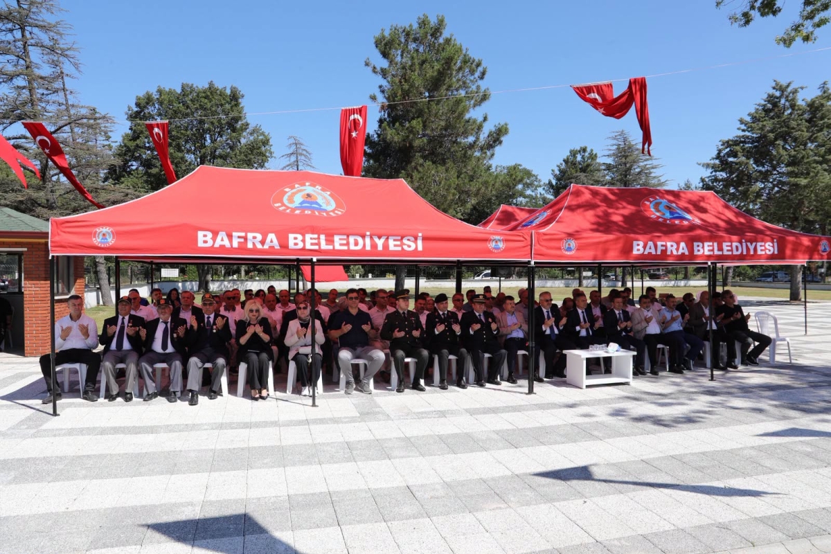 Bafra’da Şehitler Kabirleri Başında Dualarla Anıldı