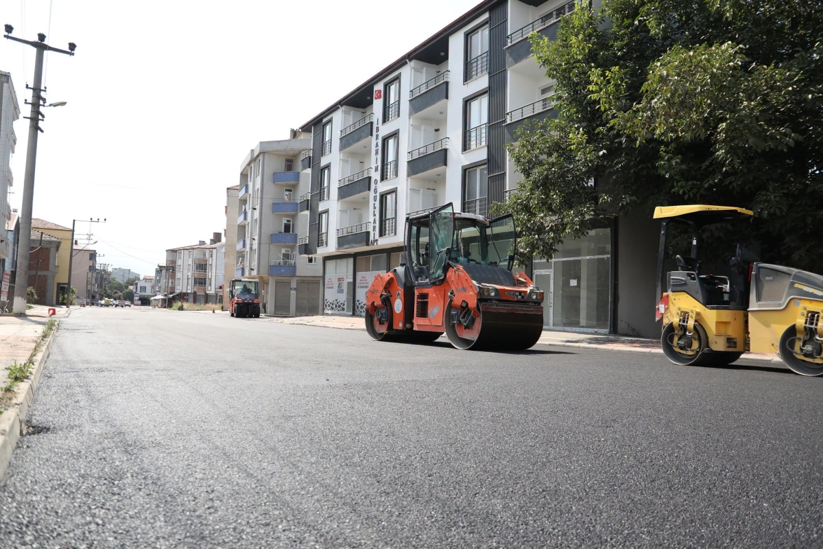 Bafra'da Yol ve Kaldırım Çalışmaları Sürüyor