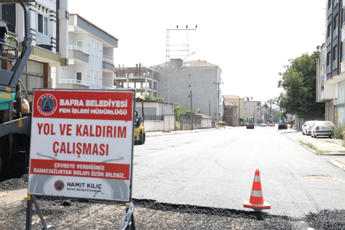 Bafra'da Yol ve Kaldırım Çalışmaları Sürüyor