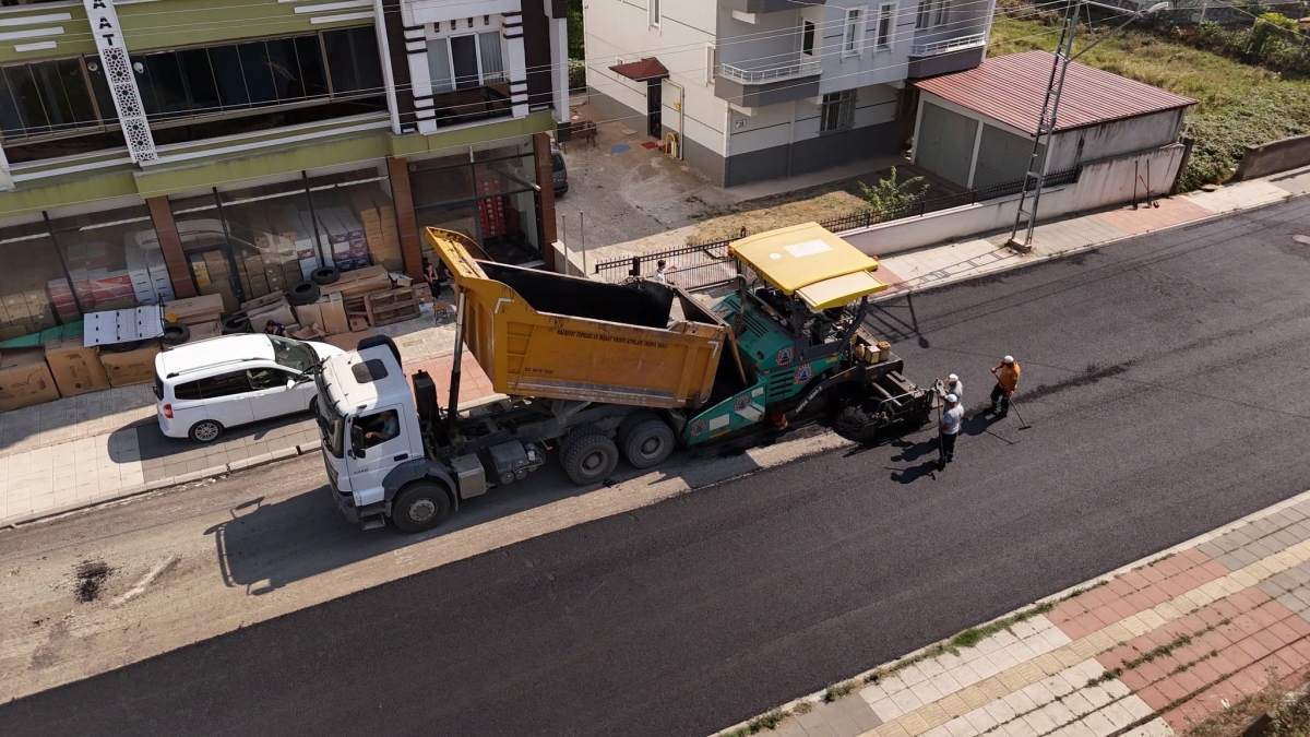 Bafra'da Yol ve Kaldırım Çalışmaları Sürüyor