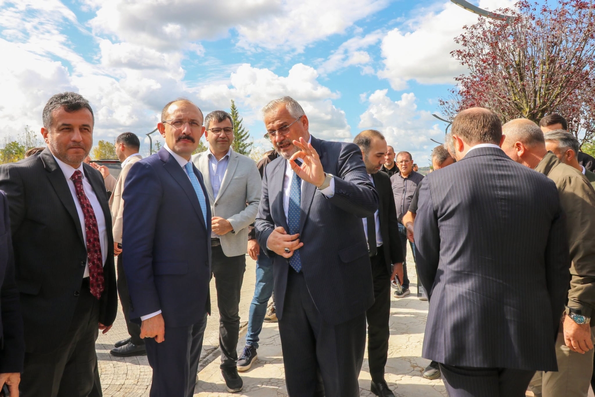Bafra Millet Bahçesi ve Millet Kütüphanesi’nde İnceleme