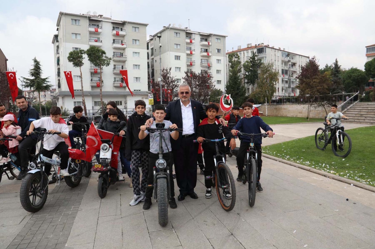 Bafra’da Milli Bayram Coşkusu Pedallara Yansıdı