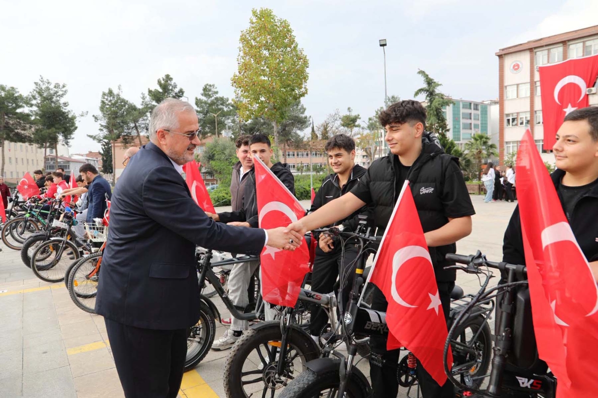 Bafra’da Milli Bayram Coşkusu Pedallara Yansıdı