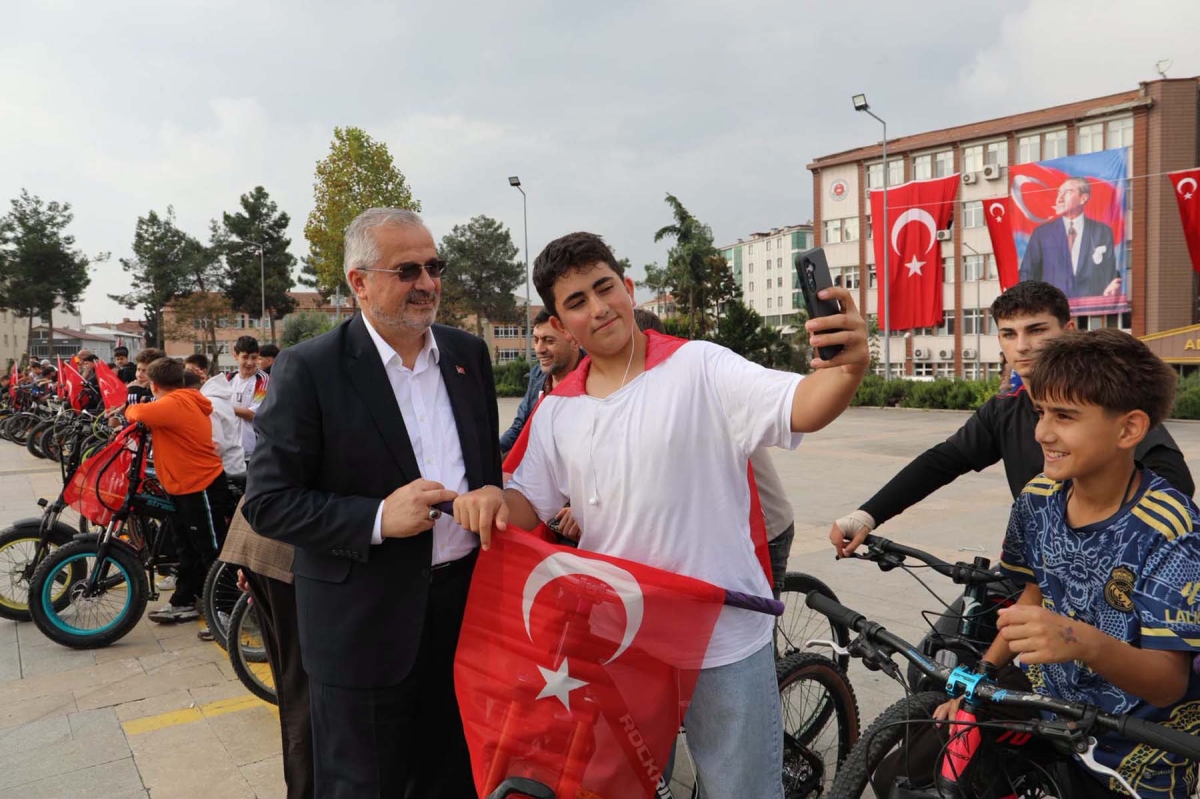 Bafra’da Milli Bayram Coşkusu Pedallara Yansıdı