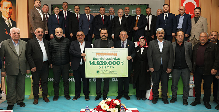 Büyükşehir’den Üreticiye Yonca Tohumu ve Gübre Desteği