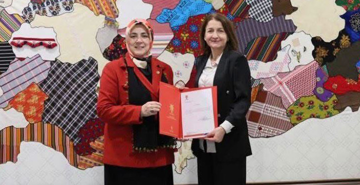 AK Parti Alaçam Kadın Kollarında Bayrak Değişimi