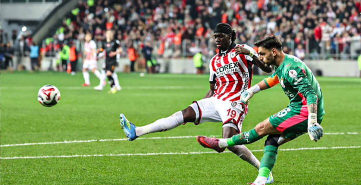 Samsunspor, Galatasaray’ı 4-1 Mağlup Etti