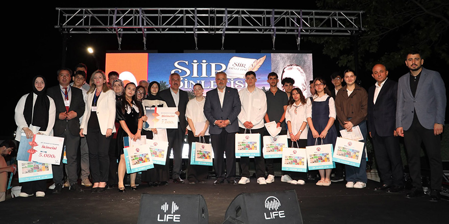 Bafra’da Şiir Dinletisi Programı Düzenlendi
