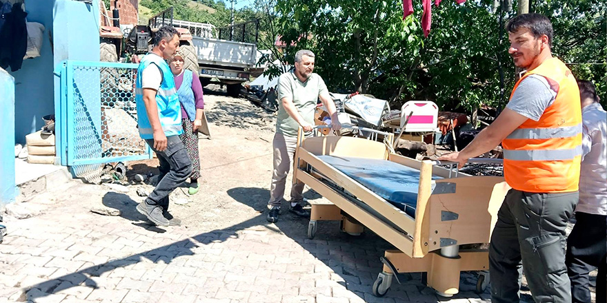 Yakakent’te İhtiyaç Sahibi Vatandaşlara Hasta Yatağı Desteği