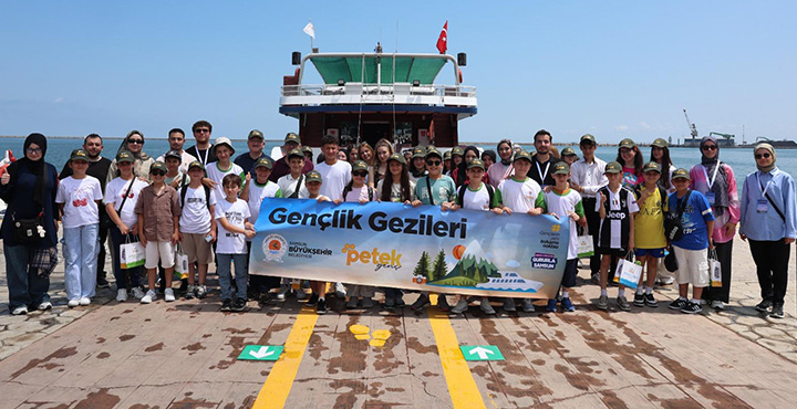 Büyükşehir’in Petek Genç Gezi Ve Kamp Programları Başladı