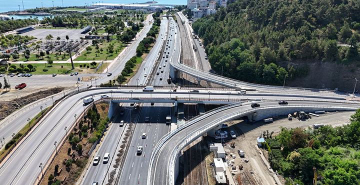 Kenan Şara Köprülü Kavşağında İki Bağlantı Yolu Trafiğe Açıldı