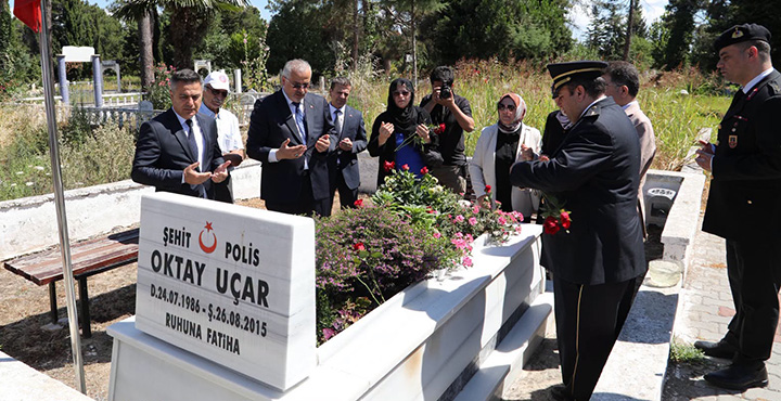 Bafra’da Şehitler Kabirleri Başında Dualarla Anıldı