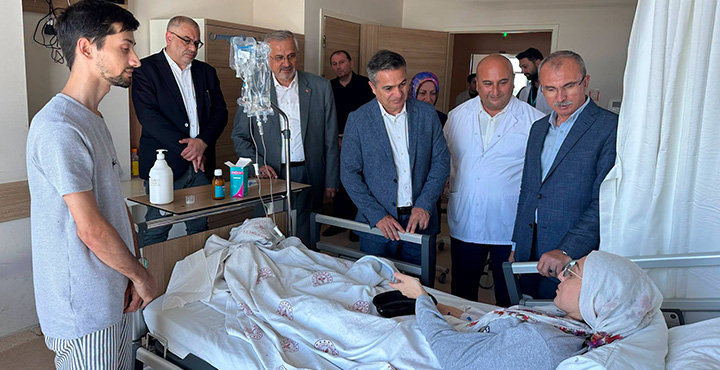 Bafra’da Gıda Zehirlenmesi Sonrası Protokolden Ziyaret
