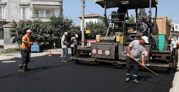 Bafra'da Yol ve Kaldırım Çalışmaları Sürüyor