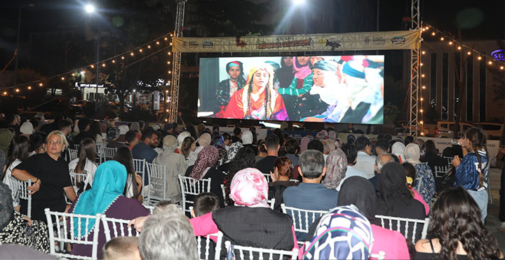 Açık Hava Sinema Geceleri İle Yaz Akşamları Renkleniyor