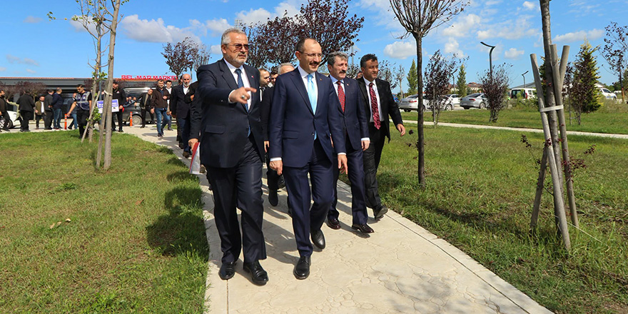 Bafra Millet Bahçesi ve Millet Kütüphanesi’nde İnceleme