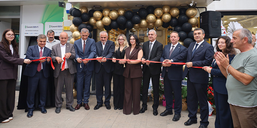 Coşkunsoy Optik, Bafra’da Hizmete Açıldı