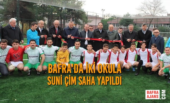 Bafra'da İki Okula Suni Çim Saha Yapıldı