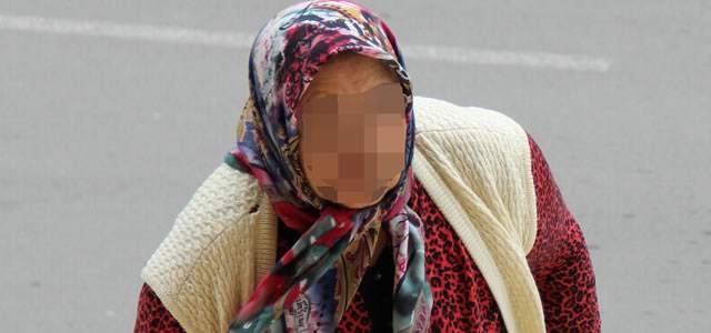74'lük Nineye Fuhuş Gözaltısı 