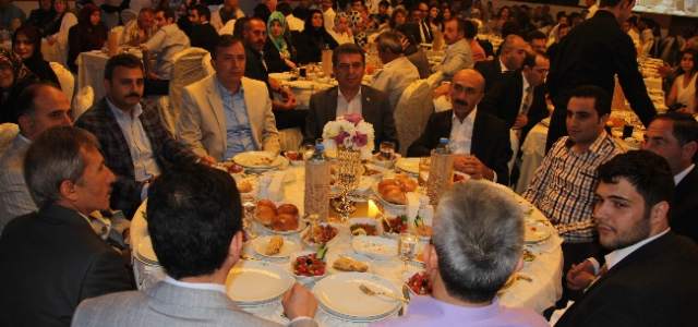 Ak Partili Tığlı Oğlu’nu Evlendirdi 