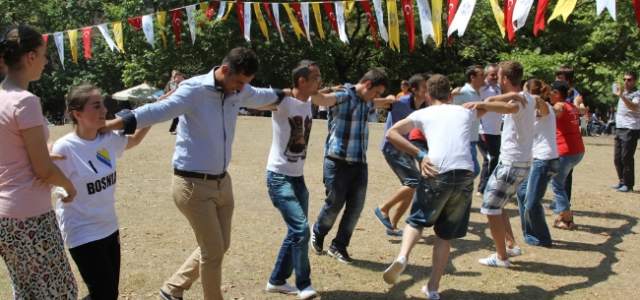 Boşnaklar, Karamürsel'de 13. Teferiç Pita Şenliği'nde Buluştu 