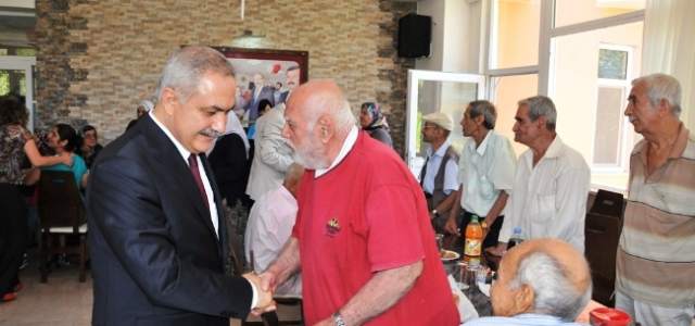 Osmaniye Kent Protokolünden, Huzurevi Sakinlerine Bayram Ziyareti 