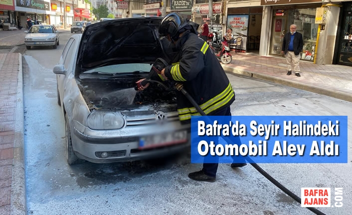 Bafra'da Seyir Halindeki Otomobil Alev Aldı