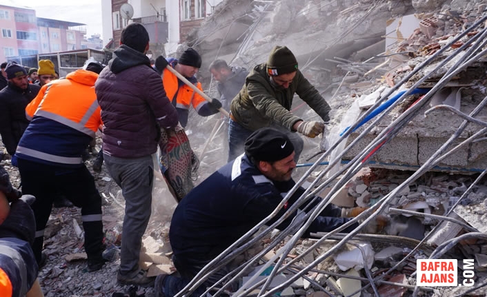 Çarşamba Belediyesi Elbistan’da Yaraları Sarmaya Devam Ediyor