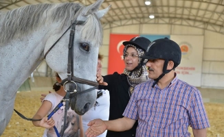 Vali Osman Kaymak’tan Atlı Spor Tesisleri'ne Ziyaret