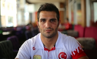 Milli boksör Onur Şipal'in buruk sevinci